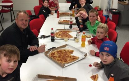 G12 avslutter året med pizza