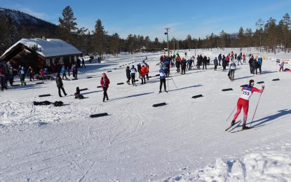 Skisesongen starter med skileik og klubbrenn