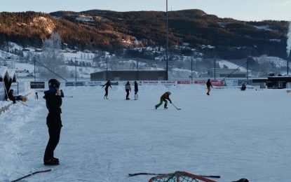Skøytebanen er klar til bruk!