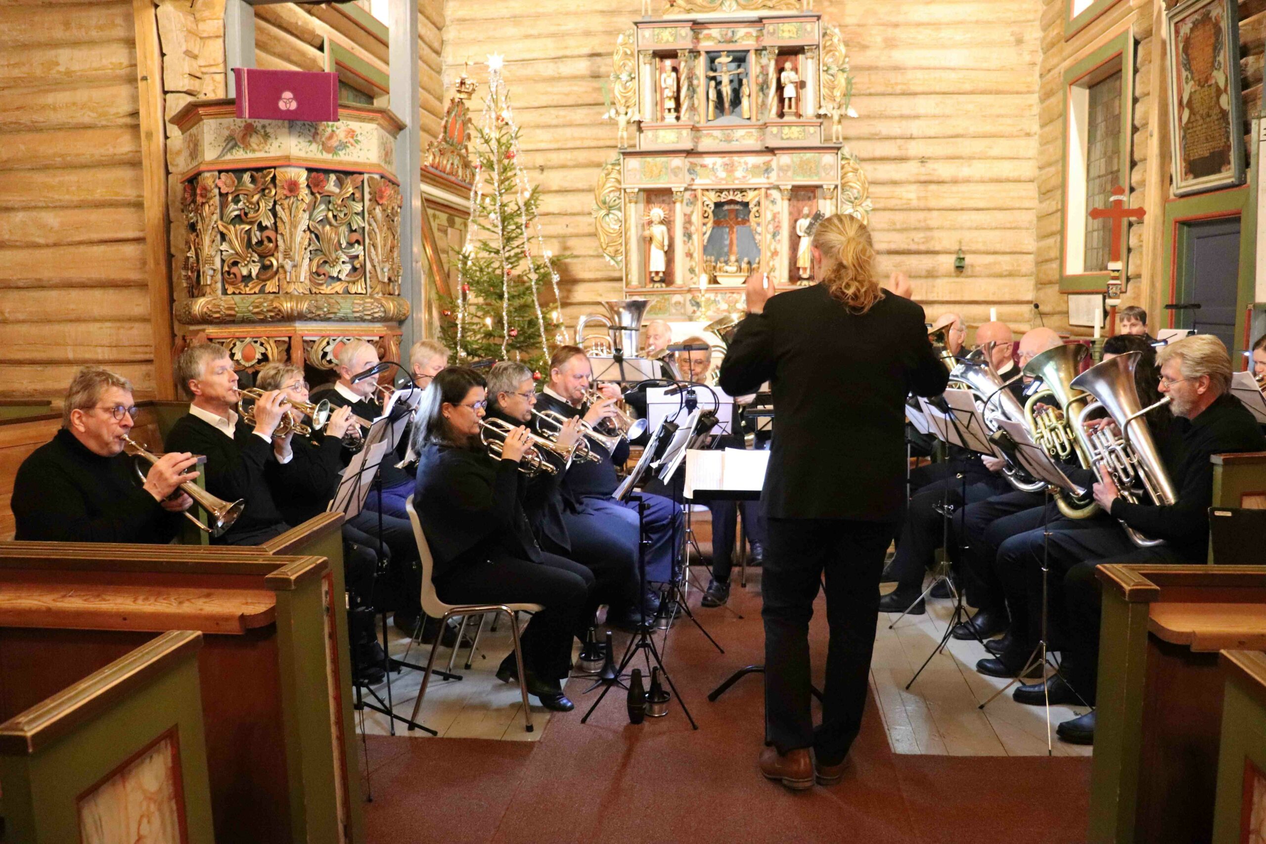 Julestemning med korps og kor